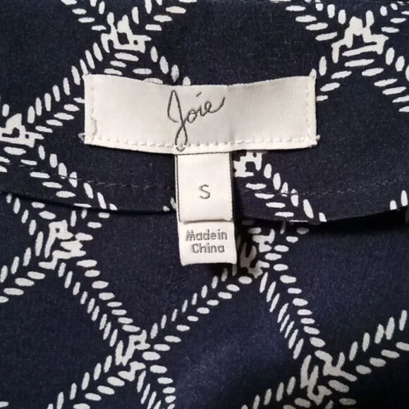 Joie Navy & White Grid Print 100% Silk Pop Over Semi Sheer Blouse Top Size Small - Picture 9 of 10